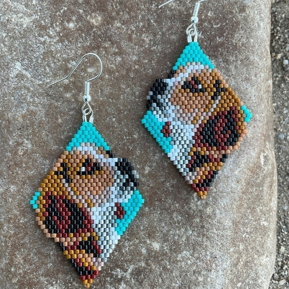 Beagle Beaded Earrings, New, Handmade by Me - Picture 5 of 8